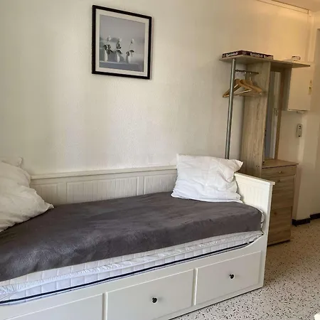 Climatise Avec Balcon Proche Centre Et Thermes, - Fr-1-553-21 * Balaruc-les-Bains