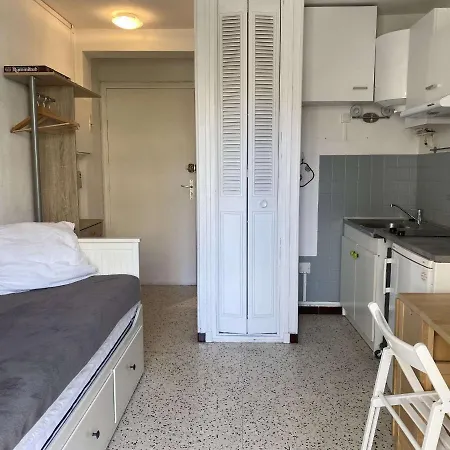 Climatise Avec Balcon Proche Centre Et Thermes, - Fr-1-553-21 *